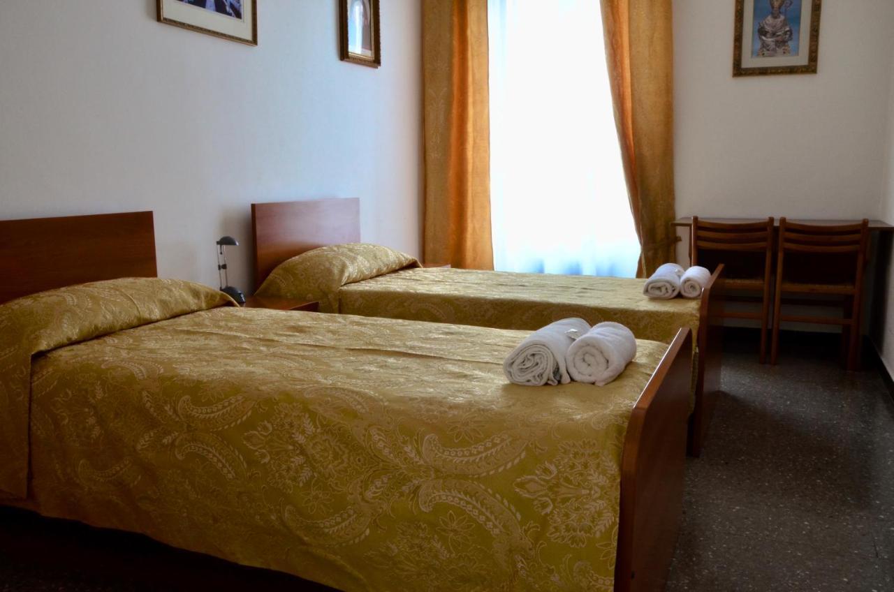 Casa Per Ferie Jpii Dom Polski Рим Экстерьер фото